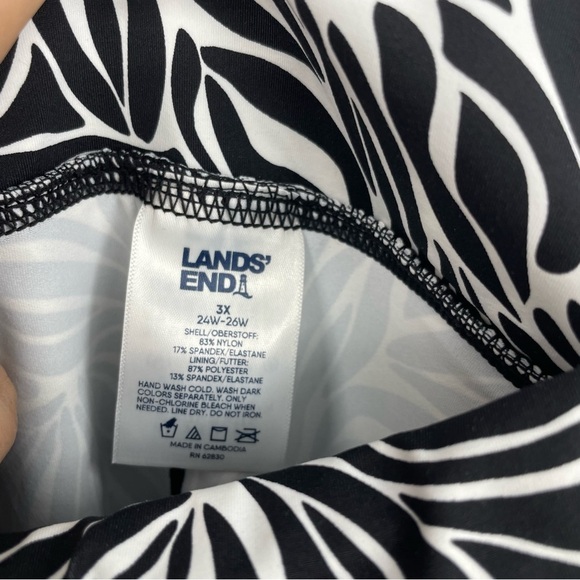 LANDS END plus size 3X skirt swim bottom black white floral print pull on - Picture 2 of 7